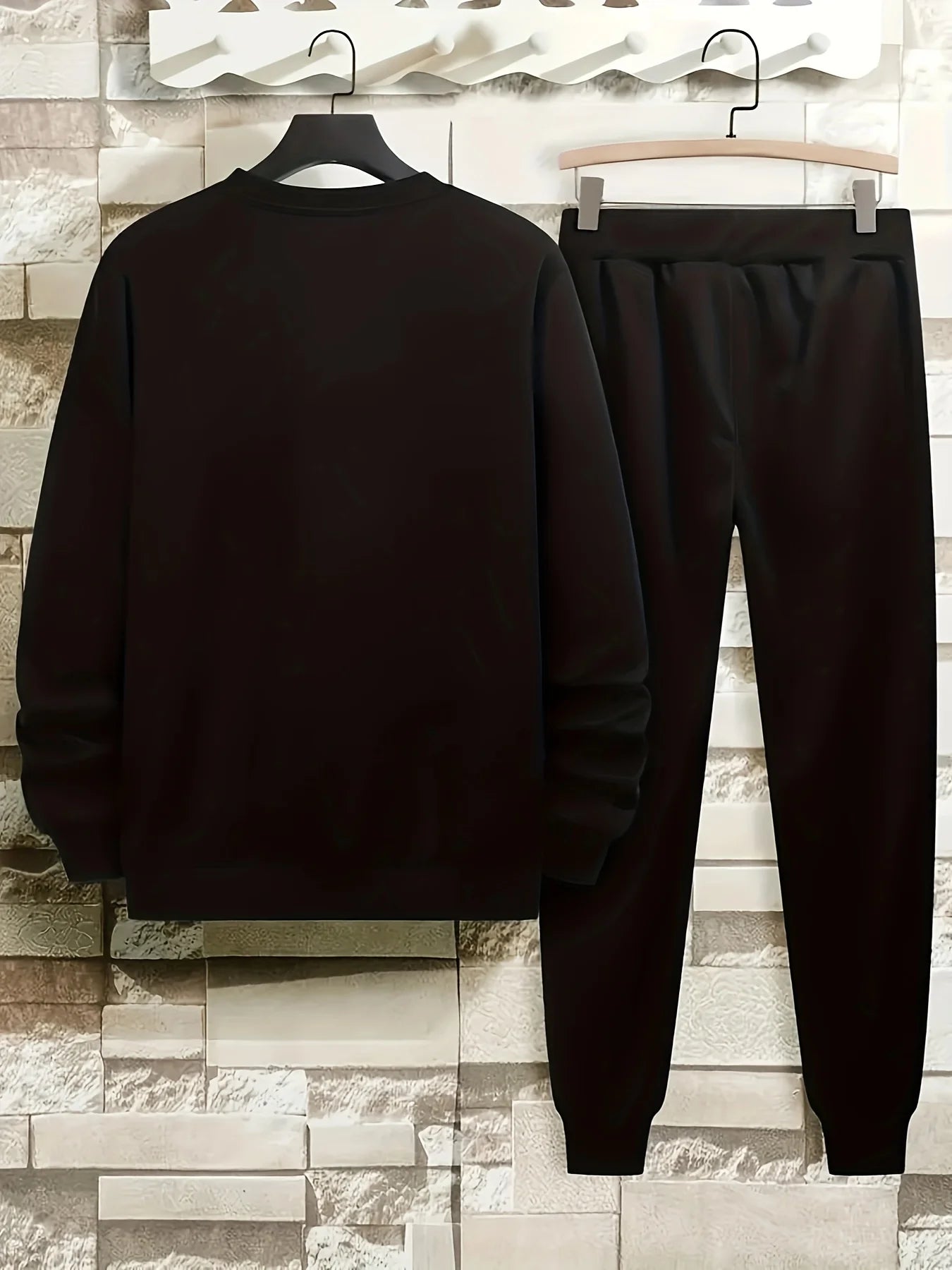 Men's Sports Suit Round Neck Long Sleeved Sweatshirt and Drawstring Sweatpants Autumn Polyester Sports Suit